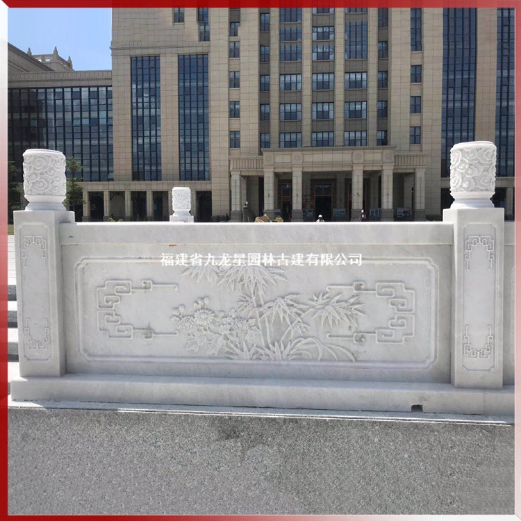 1618472558787615.jpg 石雕升旗臺欄桿圖片